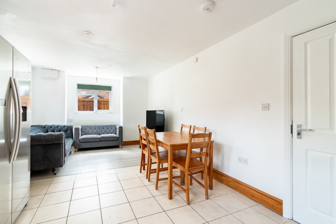Clifford Road property image