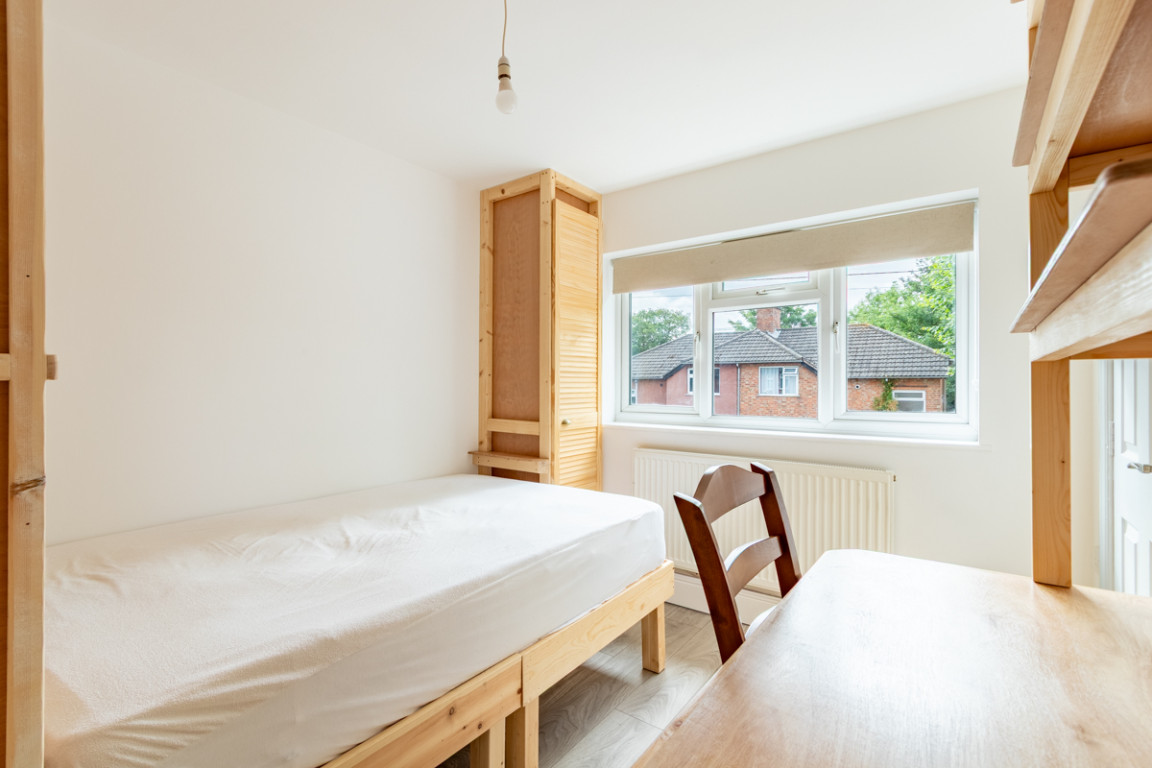 Clifford Road property image
