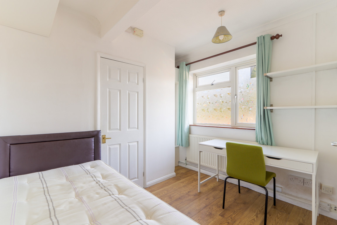 Garendon Road property image