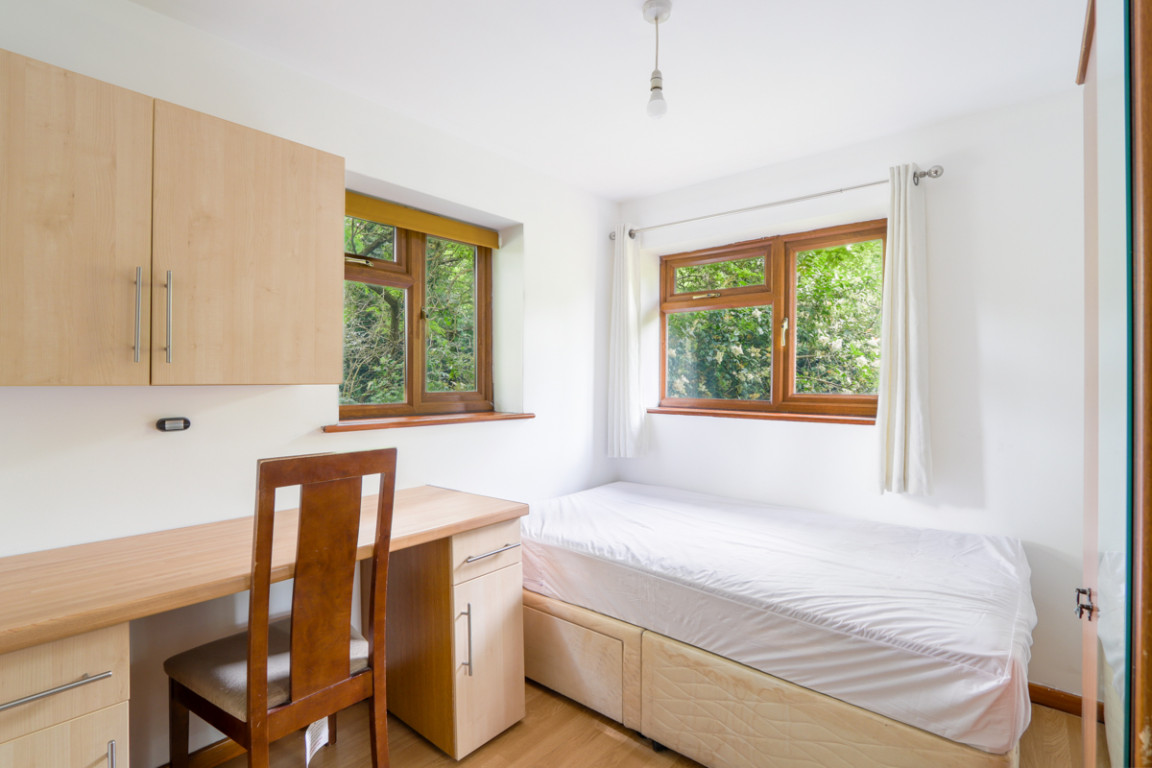Garendon Road property image