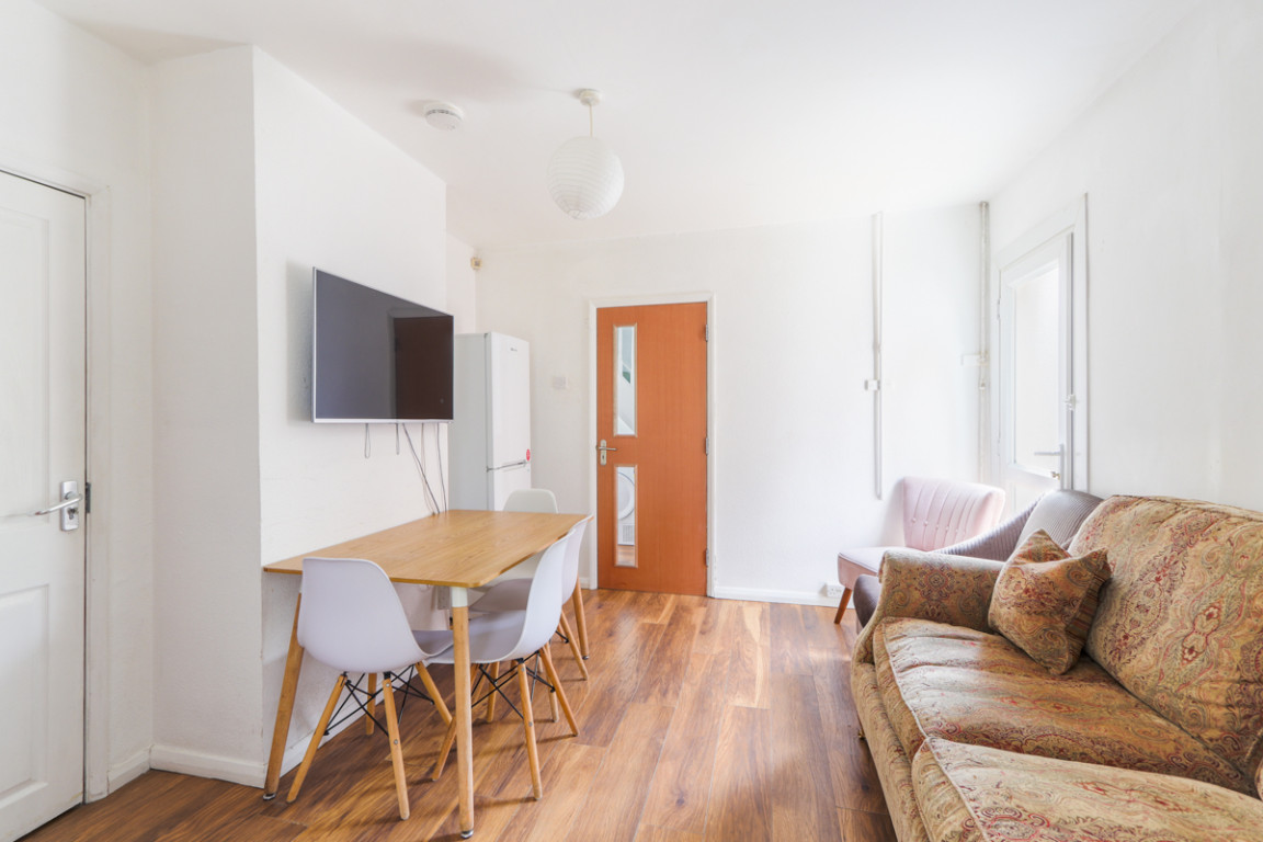 Garendon Road property image