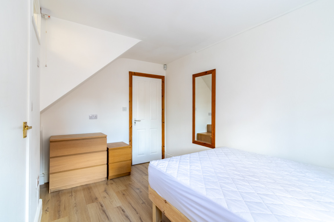 Clifford Road property image