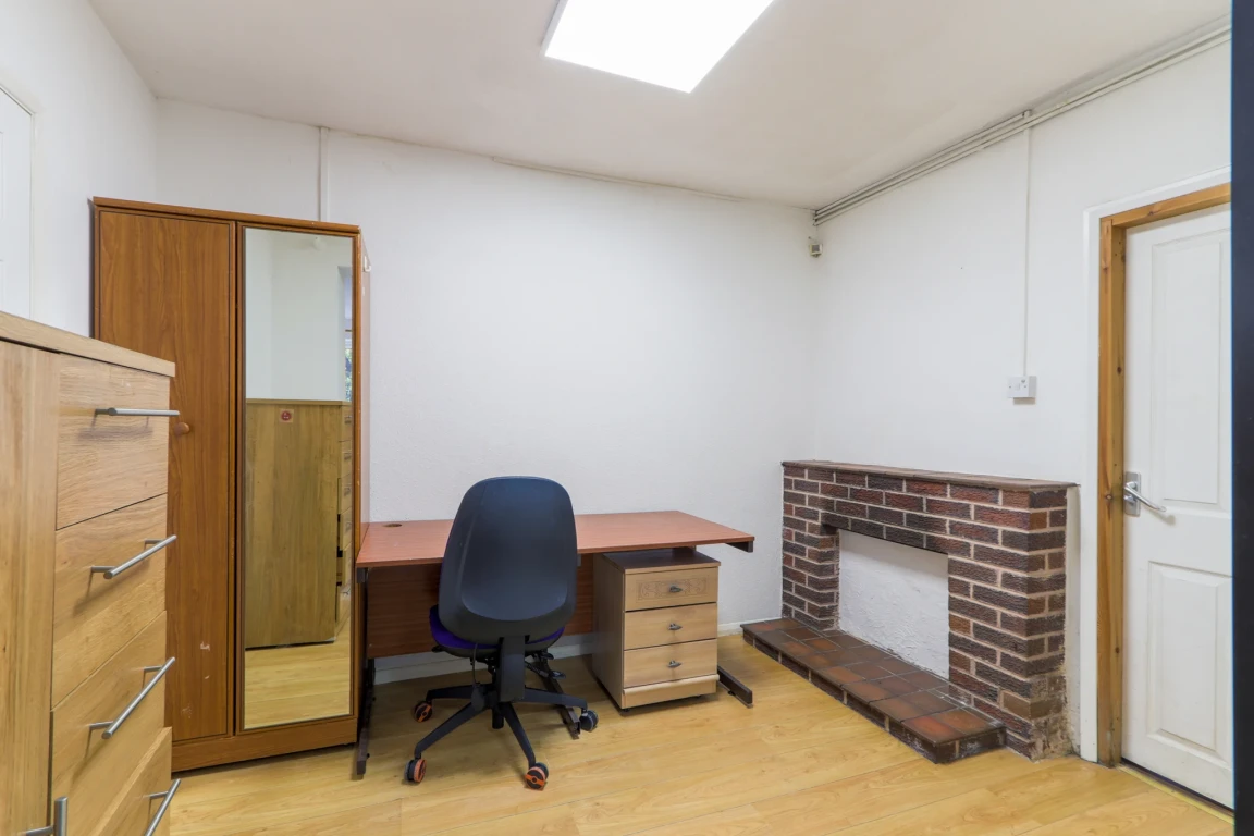 Garendon Road property image