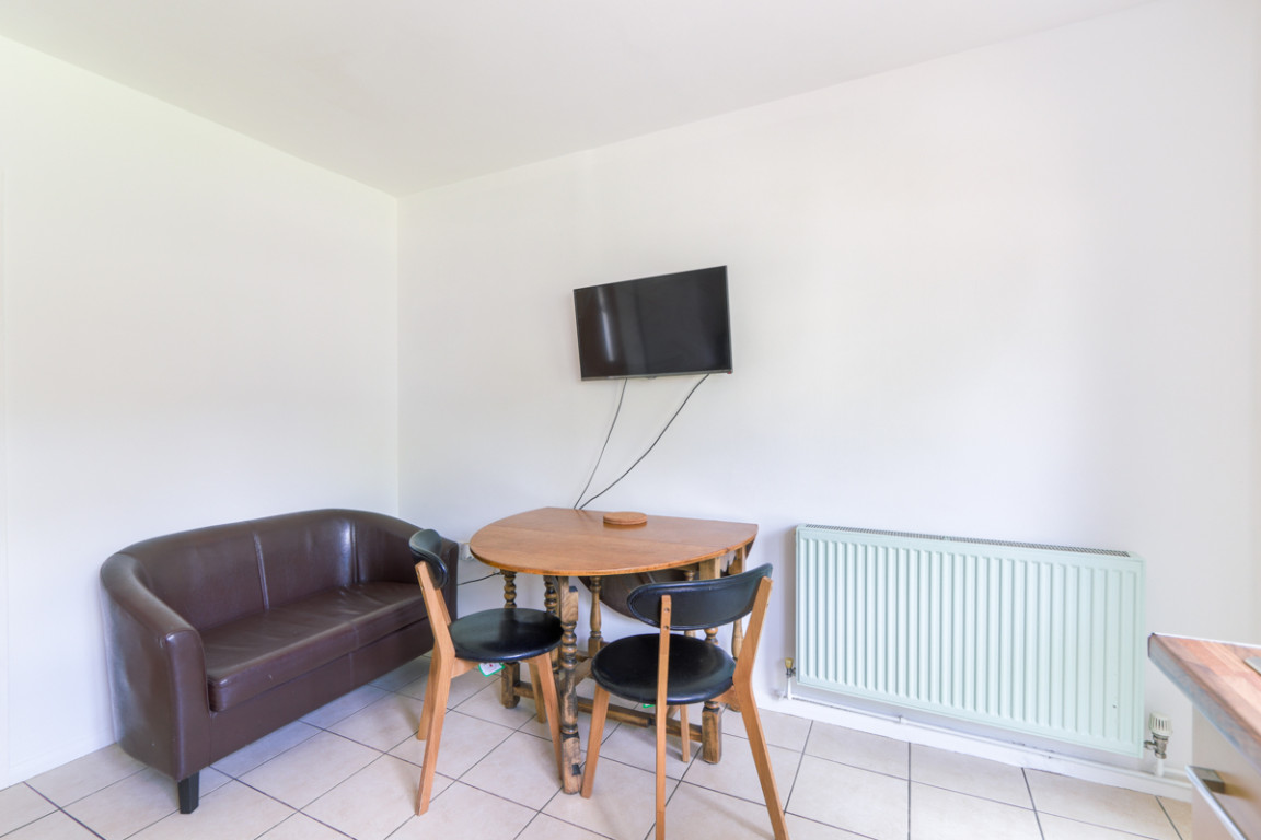 Garendon Road property image