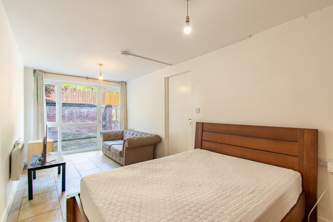 Garendon Road property image