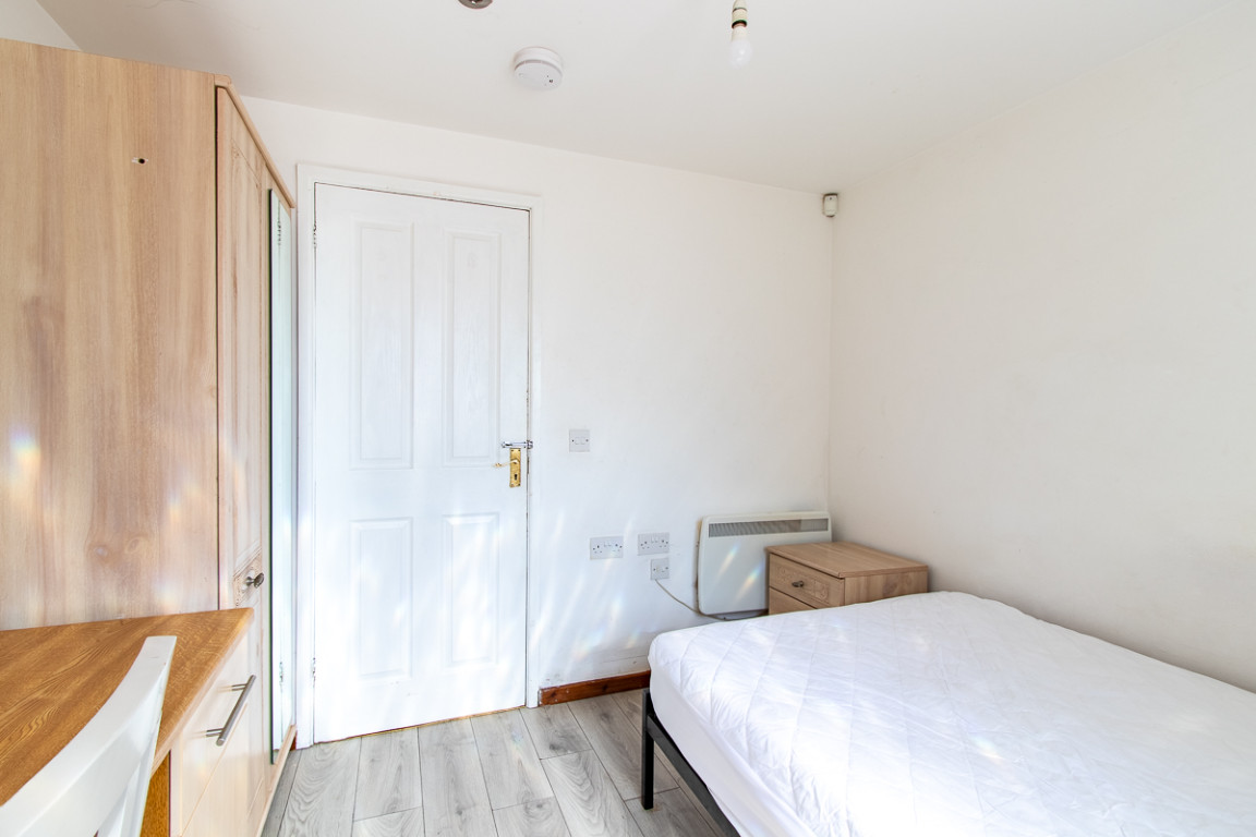 Garendon Road property image
