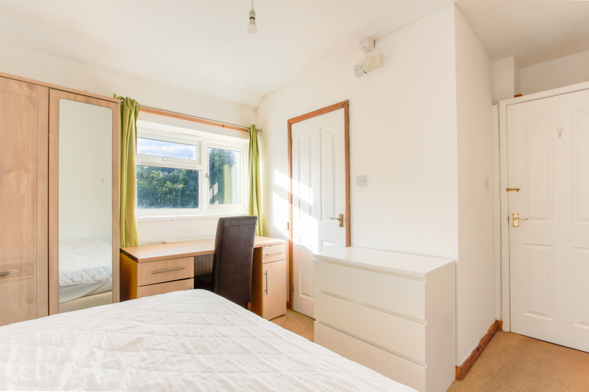Garendon Road property image