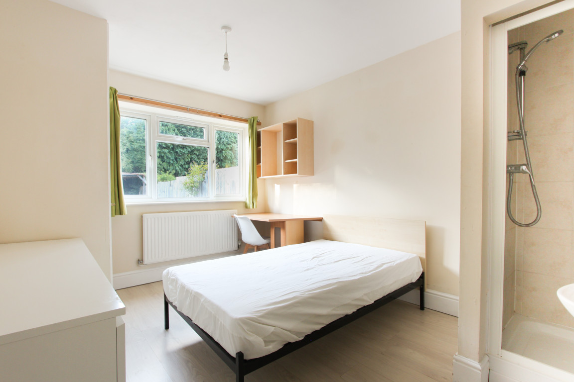 Garendon Road property image