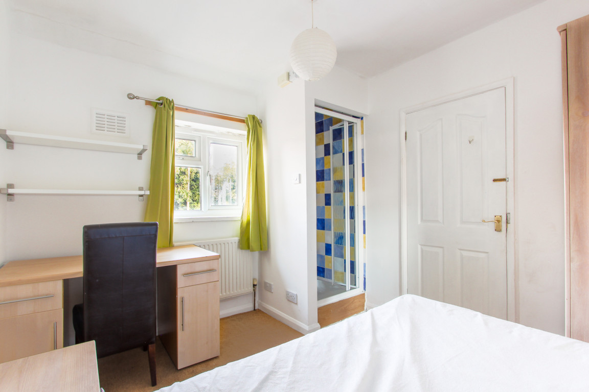 Garendon Road property image