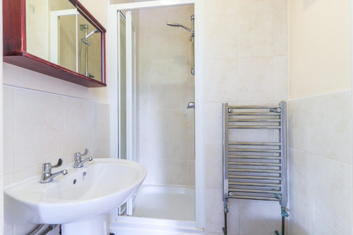 Garendon Road property image