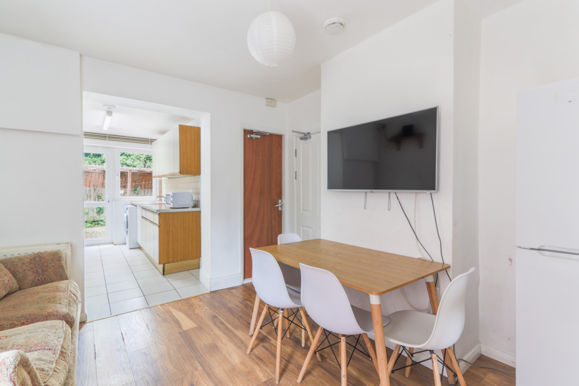 Garendon Road property image