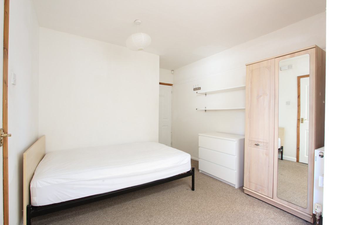 Garendon Road property image