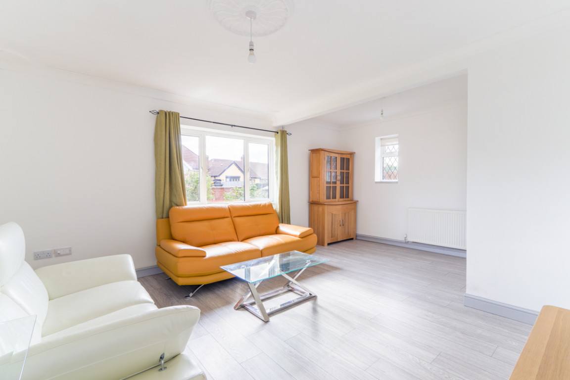 Garendon Road property image