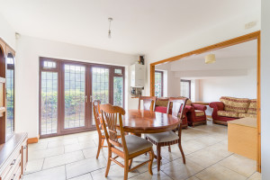 Nanpantan Road student property