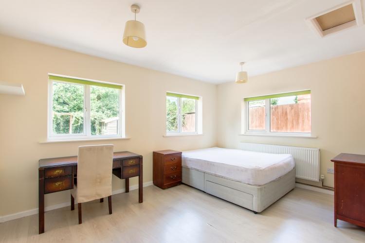 Garendon Road student property